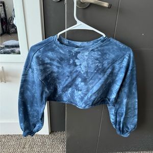 blue tye dye cropped long sleeve